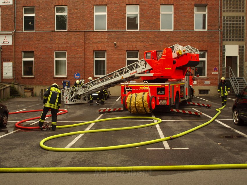 Feuer Koeln Kalk Kantstr P373.JPG